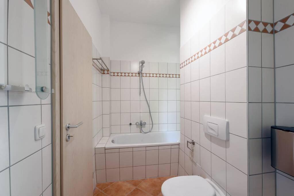 Stylish City Apartment In צוויקאו מראה חיצוני תמונה